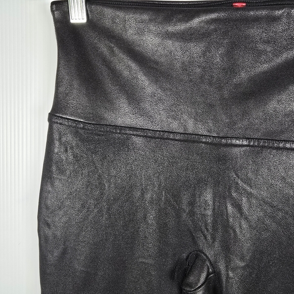 NWOT SPANX Women's Faux Leather Classic Black Compression Leggings Size Medium - Picture 5 of 13